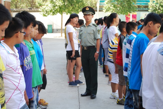 洛陽東外初中2012新生軍訓(xùn)