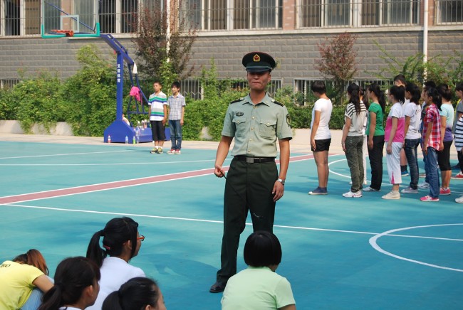 洛陽東外2012初中部新生軍訓(xùn)