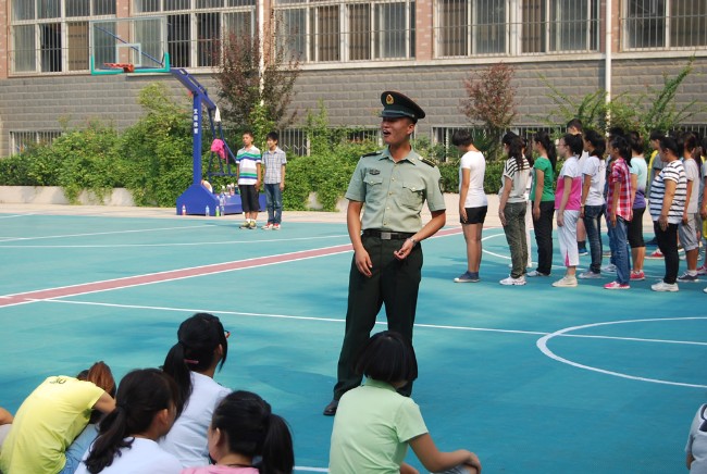 洛陽東外2012初中部新生軍訓(xùn)