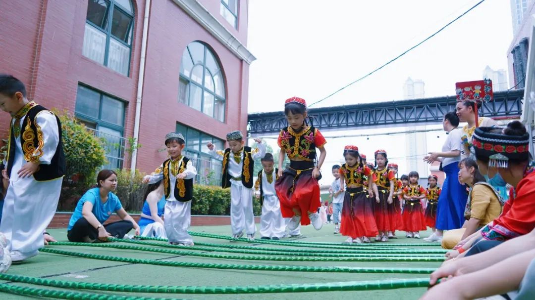 洛陽東方外國語幼兒園獻禮建黨一百年暨六一民族大聯(lián)歡活動