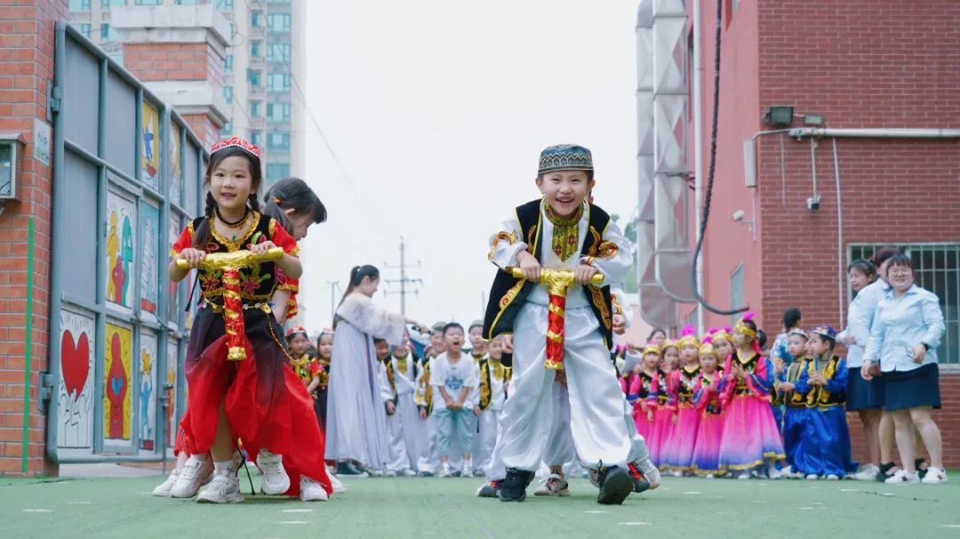 洛陽東方外國語幼兒園獻禮建黨一百年暨六一民族大聯(lián)歡活動