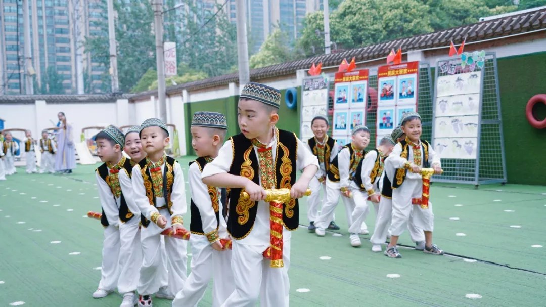 洛陽東方外國語幼兒園獻禮建黨一百年暨六一民族大聯(lián)歡活動