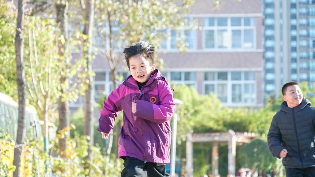 運動綻放光彩，健康伴我成長丨洛陽東外小學(xué)部體質(zhì)健康達(dá)標(biāo)運動會